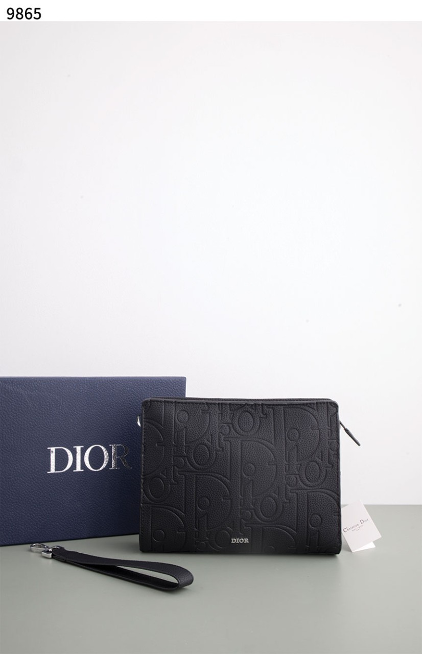 #디올 [Christian Dior] Dior A5 Triangle Pouch Dior Gravity Leather Black 신상입고💢 #가방 #9865