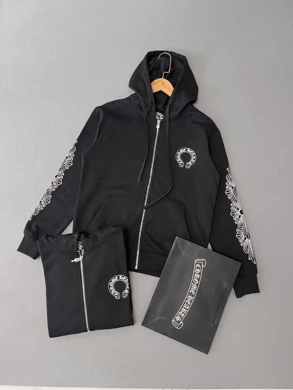 •크롬하* 홀스슈 플로랄 후드 집업 - 수입