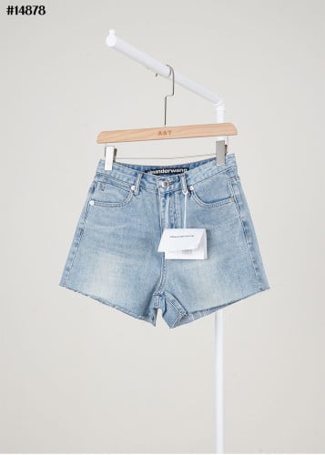 🔆 [Alexander Wang] 알렉산더왕 여성 포켓 엠보 로고 빈티지 숏 데님 팬츠 🔆