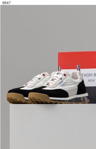 #톰브라운 [THOM BROWNE] 수입프리미엄급 남성 TECH RUNNER 스니커즈 세일💢💢💢 #태그 #신발 #6847