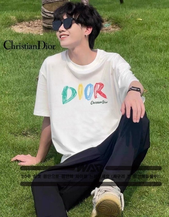 💕 디* 선 레터링 로고 디자인 반팔 티셔츠