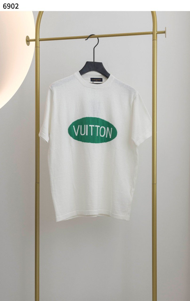 #루이비통 [Louis Vuitton] 그린 로고 남성 니트 세일💢💢💢 #상의 #니트 #6902