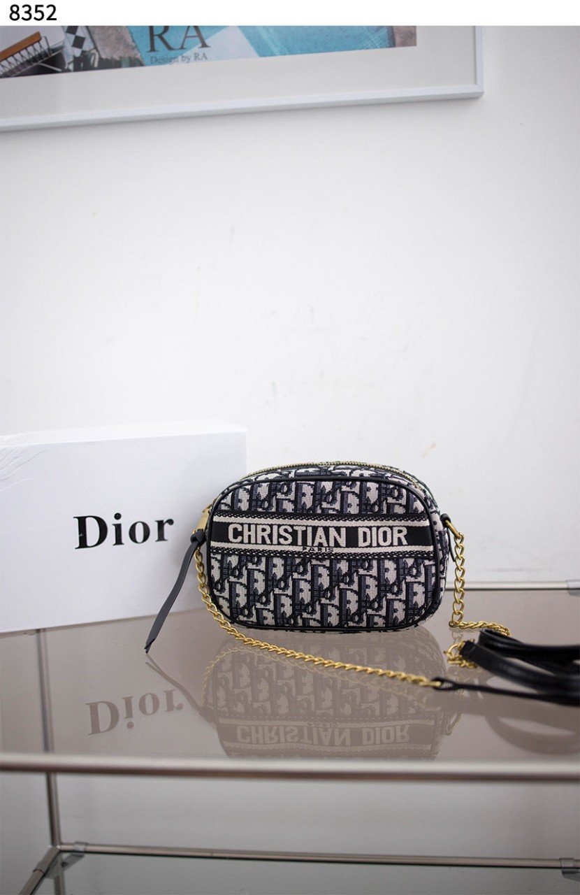 #디올 [Christian Dior] 디올 오블리크 체인 라운드 크로스백  신상입고💢 #가방 #8352