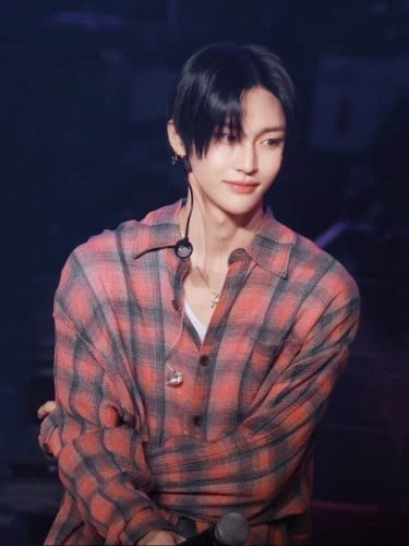 💕 아**** 버로우드 텍스처 체크 셔츠 - 수입