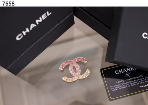 #샤넬 [Chanel] 샤넬 그라데이션 팬던트 브로치 신상입고💢 #브로치 #7658