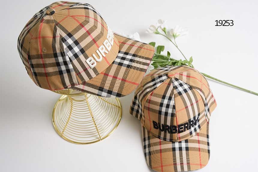 🔆 [BURBERRY] 버버리 이니셜자수로고 클래식체크 볼캡 🔆
