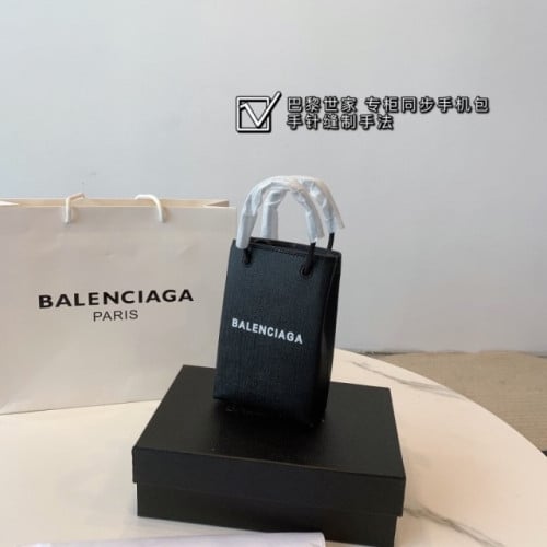 Balenciaga✅