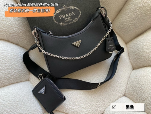 PRADA ✅사피아노 가죽 은장 테수토