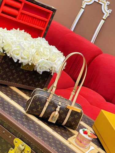 LV ✅루이비통 행 온 숄더백