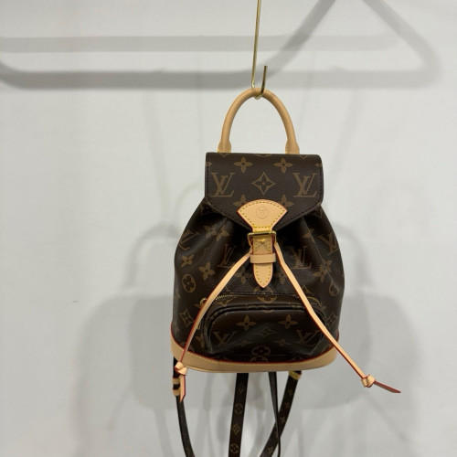 🤴🏻 #루비통  몽수리 미니 스트랩 백팩🤴🏻