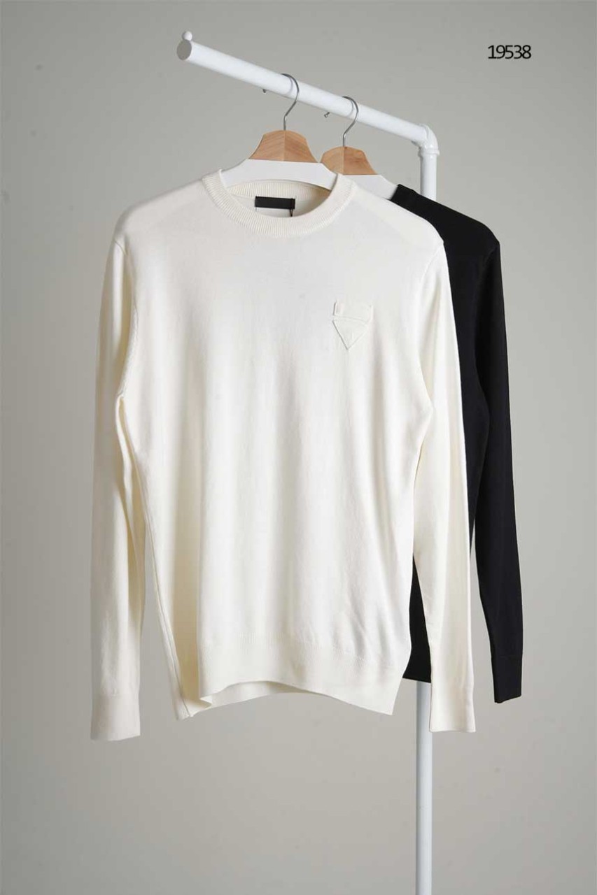 🔆 [PRADA] 프라다 남성 삼각로고 패치 베이직 니트 🔆