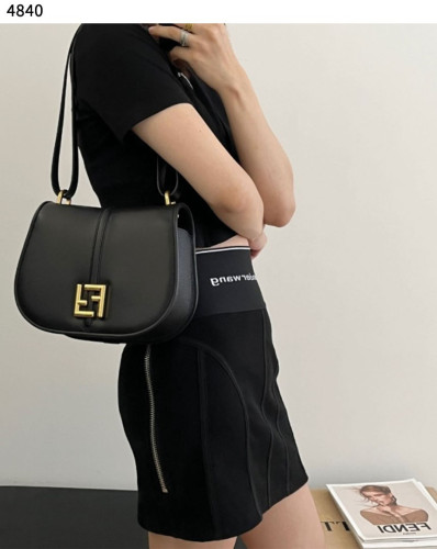 #펜디 [FENDI] 수입프리미엄급 커'몬 미디엄 백 신상 입고💢 #태그 #가방 #4840