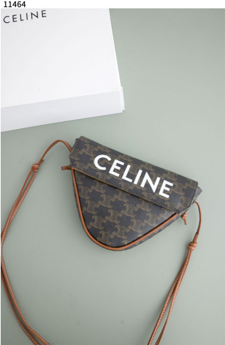 #셀린느 [CELINE] 트리옹프 캔버스 트라이앵글백 신상입고💢 #가방 #11464