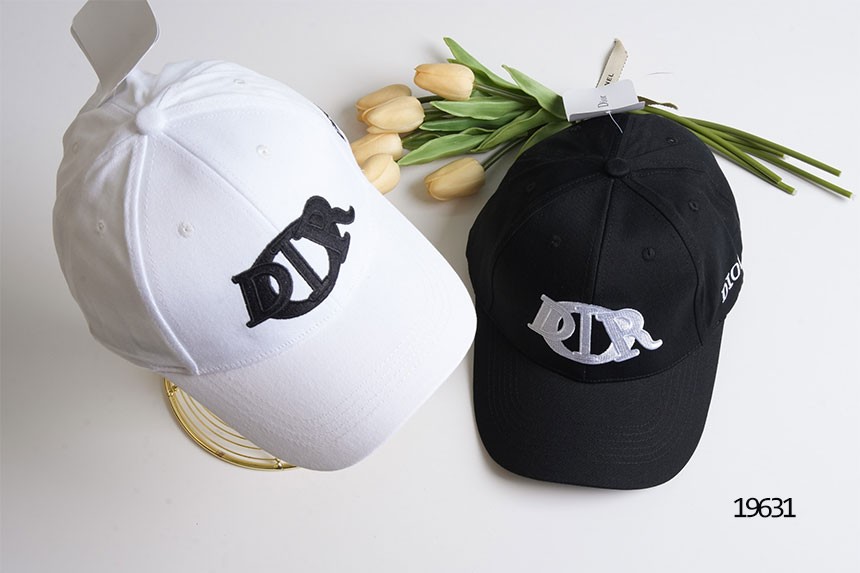 🔆 [DIOR] 크리스찬 디올 레터링 자수 볼캡 🔆