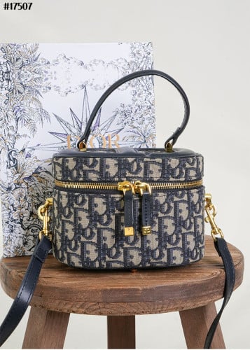 🔆[DIOR] 크리스찬 디올 CD 시그니처 베니티 케이스 스몰 백 🔆