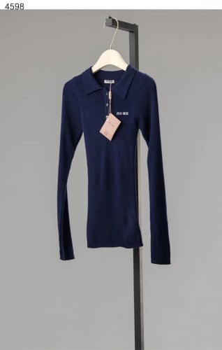 #미우미우 [MIU MIU]  캐시미어 및 실크 니트 폴로 셔츠 신상입고💢 #상의 #니트 #4598