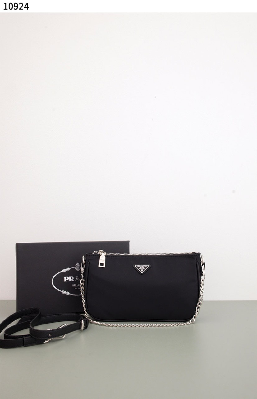 #프라다 [PRADA] 프라다 테수토 미니 체인백 신상입고💢 #가방 #10924