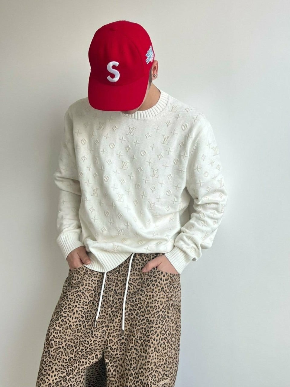 💕 루* 전판 자수로고 니트