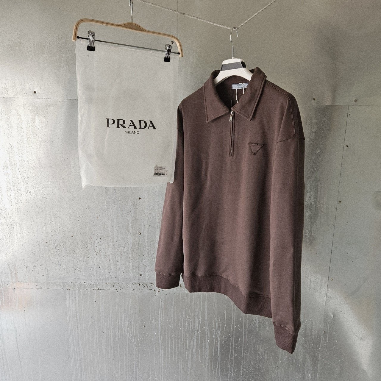 💕 프** 트라이앵글 패치 스웨이트셔츠