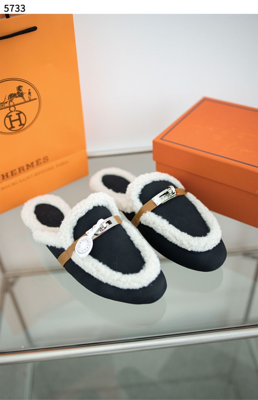 #에르메스 [HERMES]  Oz 뮬 샌들 신상 입고💢 #샌들 #신발 #5733