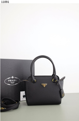 #프라다 [PRADA] 프라다 트라이앵글 로고 사피아노 레더 미니 토트백 신상입고💢 #가방 #11091