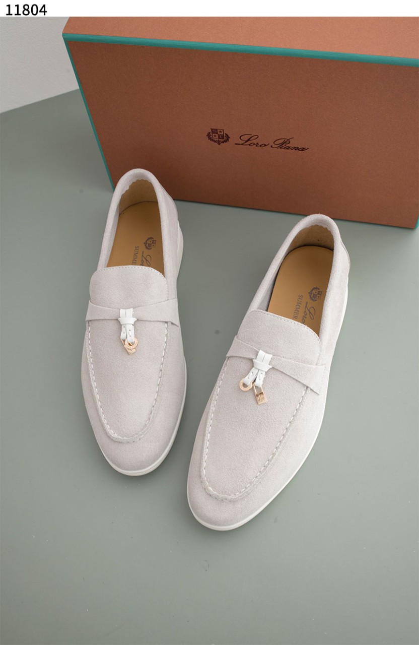 #로로피아나 [LOLO PIANA]  펄 그레이 스웨이드 썸머 참스 워크 로퍼 신상입고💢 #신발 #11804