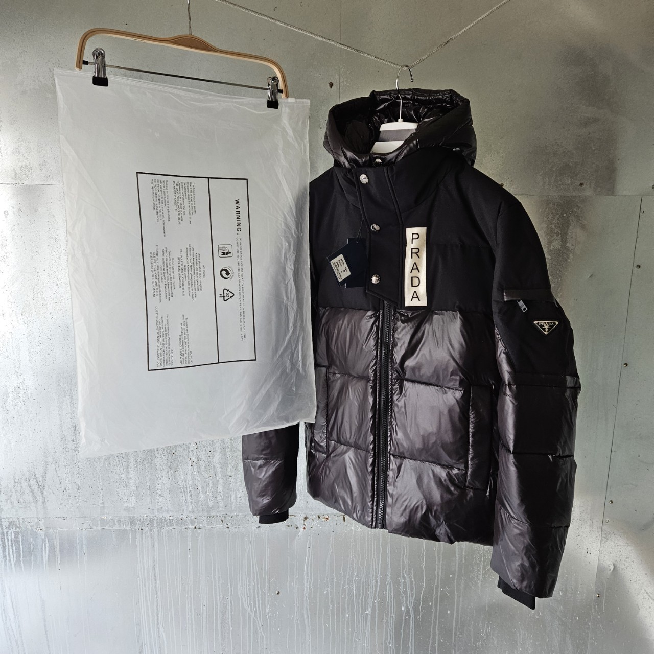 프*다 로고 패딩 자켓