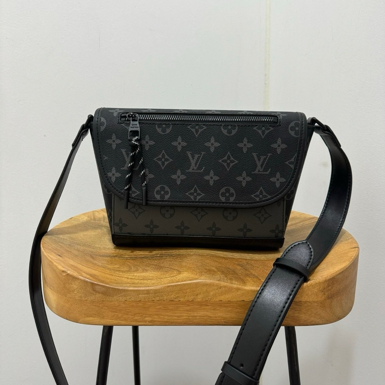 🤴🏻 #루비통  펄스 메신져백 🤴🏻재입고 완료