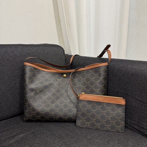 🤴🏻 #셀린느  소프트 쇼퍼백🤴🏻신상 입고🤴🏻