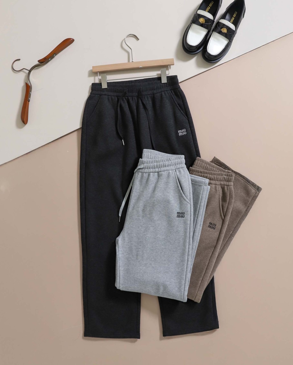 #미우미우 [ Miu ] 코튼 플리스 밴딩 팬츠 입고💢 #여성하의 #바지