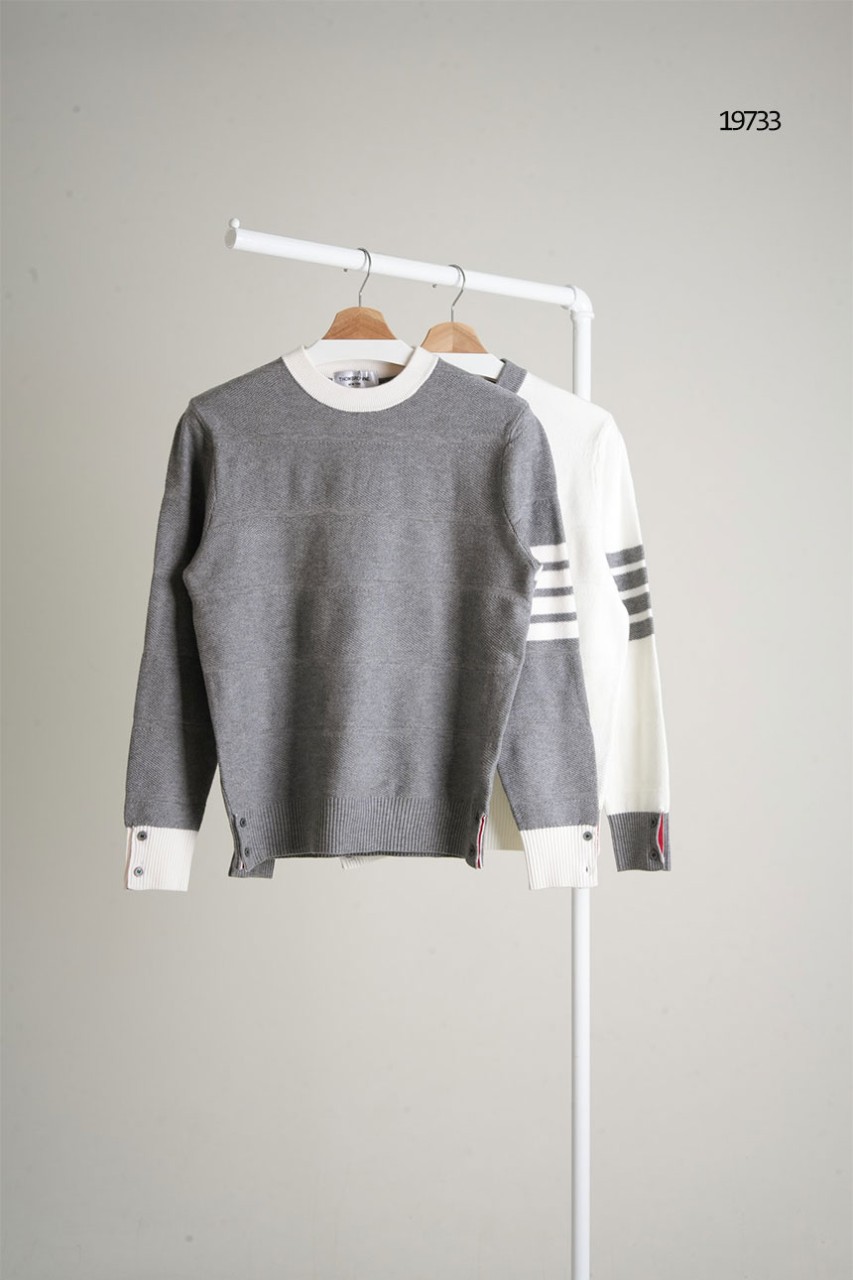 🔆 [THOM BROWNE] 톰브라운 시보리 배색 4바 니트 스웨터🔆