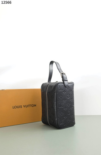 #루이비통 [Louis Vuitton] 모노그램 돕 키트 파우치 신상입고💢 #가방 #12566