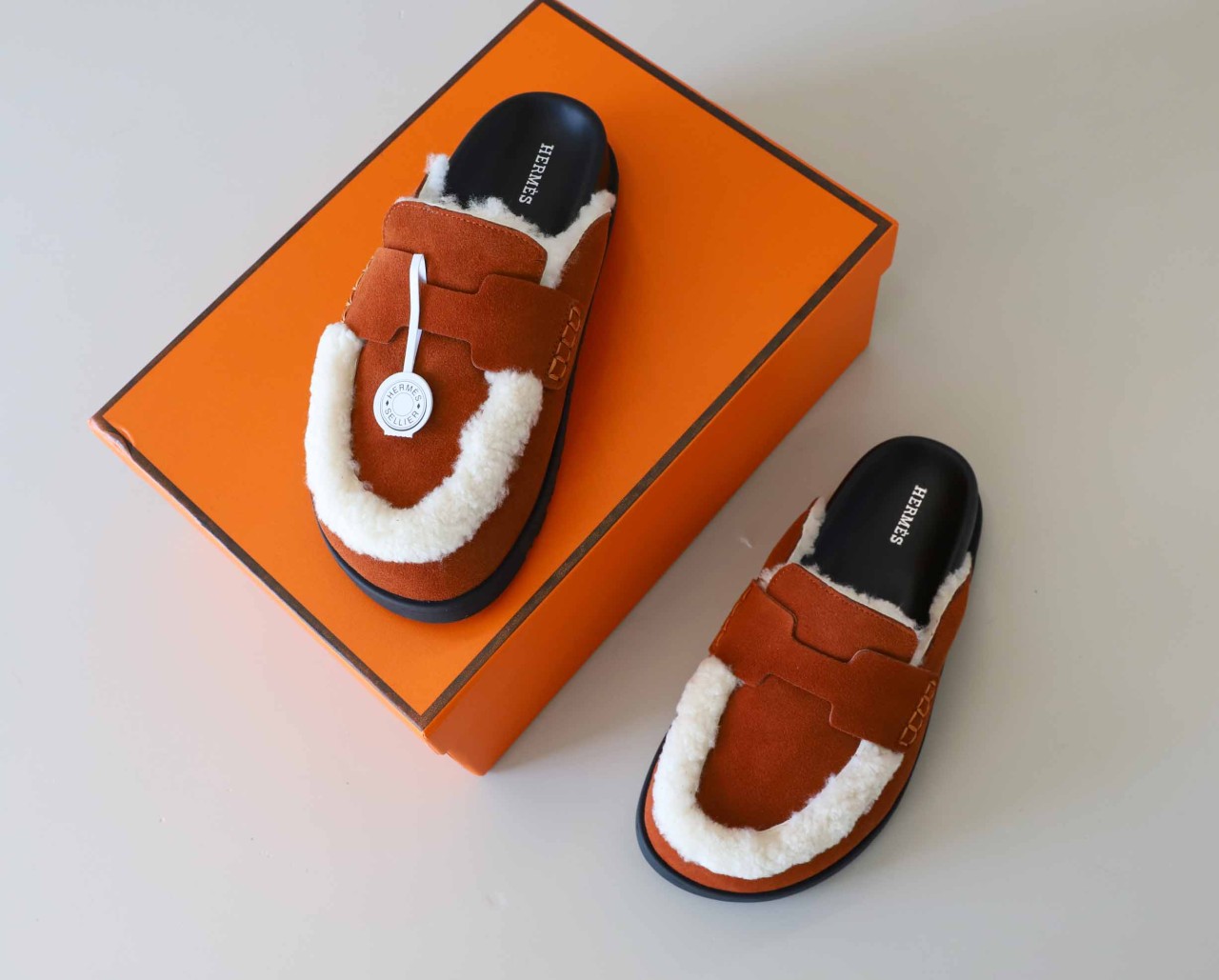 #에르메스 [ H.R.M.S ] 수입 스웨이드 고(GO) 뮬 슬리퍼 입고💢 #신발