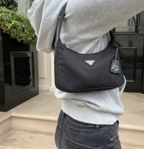 🔆[PRADA] 프라다 리에디션 2005 사피아노 호보백 🔆