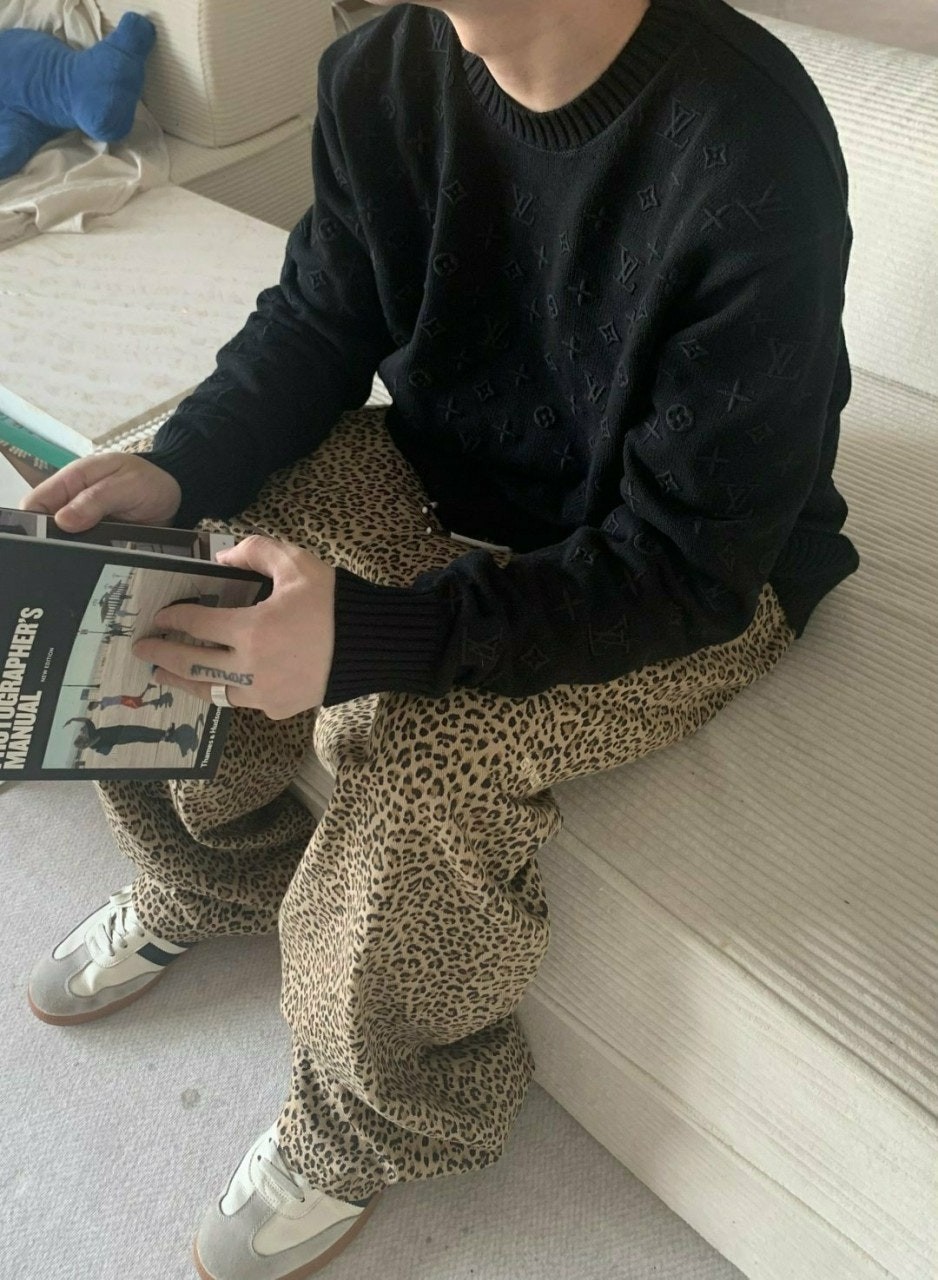 💕 루* 전판 자수로고 니트