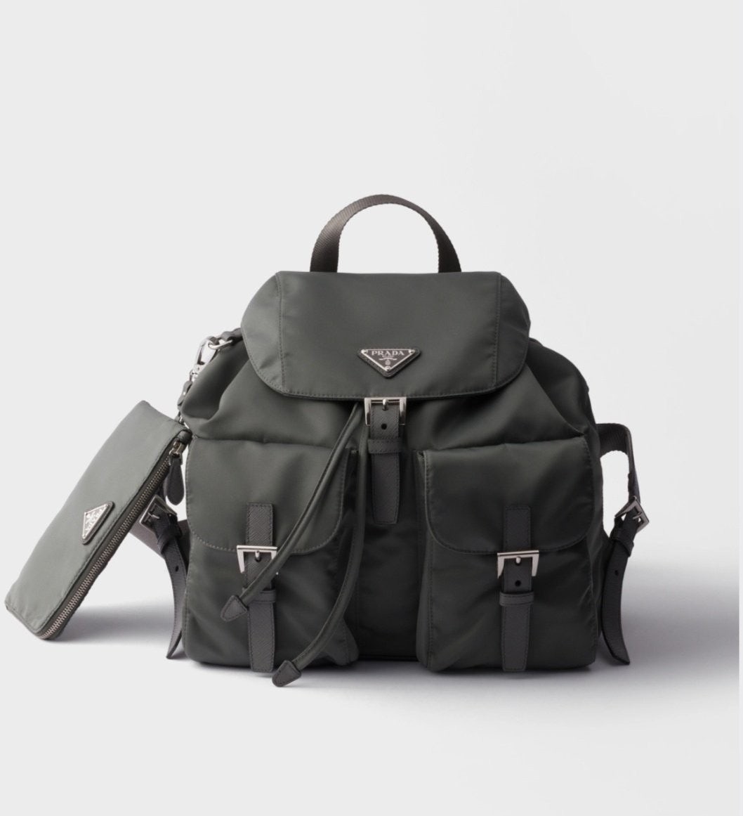 💕 프** 미디엄 리나일론 백팩 ㅡ머큐리 그레이