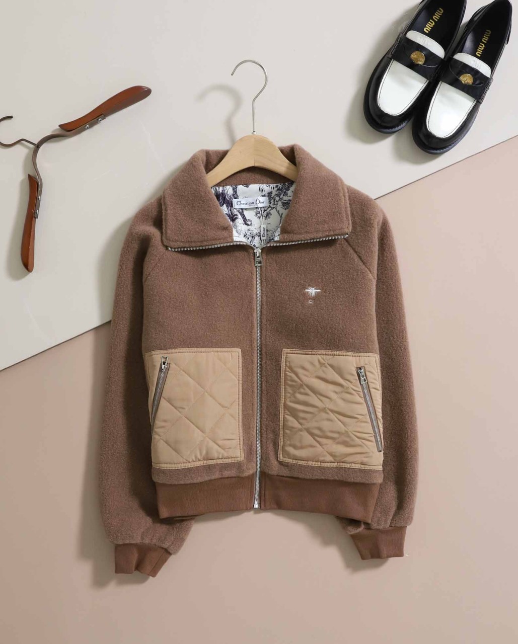 #디올 [ D*OR ] 수입 꿀벌 포켓 퀼팅 플리스 자켓 입고💢 #여성상의 #자켓