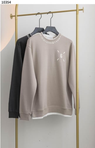 #메종마르지엘라 [Maison Margiela] 메종마르지엘라 넥넘버 레이어드 맨투맨  신상입고💢 #상의 #티셔츠 #10354