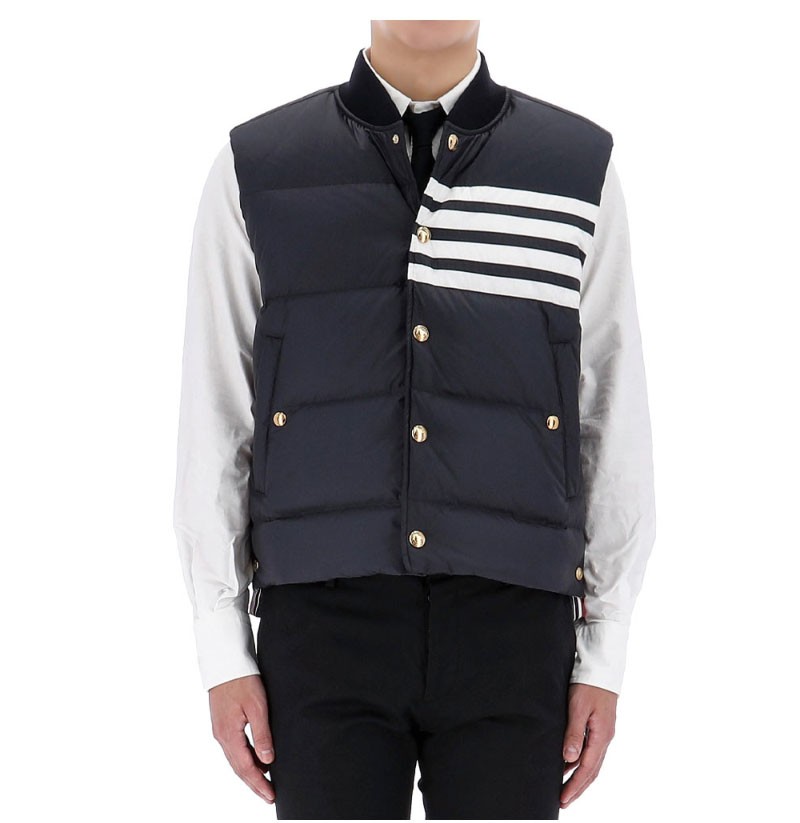 #톰브라운 [ THOM ] 수입 사선 매트 피니쉬 다운 패딩조끼 입고💢 #상의 #패딩조끼