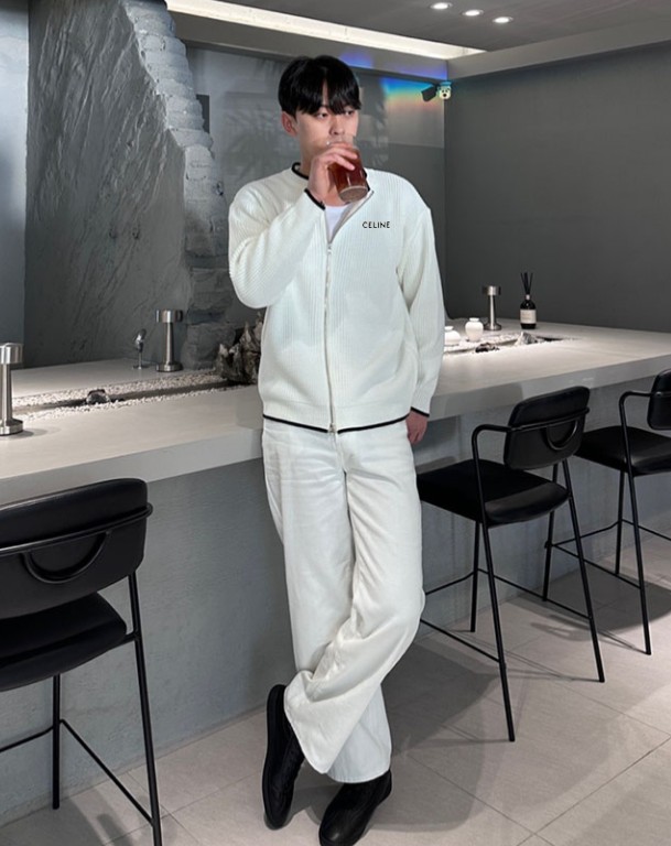 CLN 라운드 배찌 집업