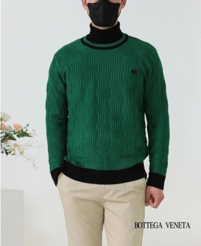 BTG 나비자수로고 수입 엠보 패턴 니트