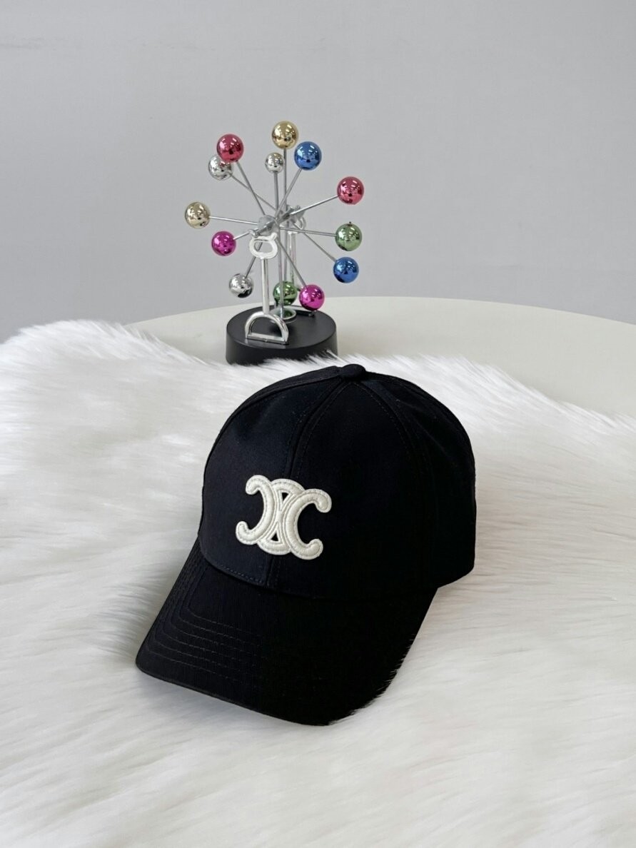 #Q #셀린느 트리오페 볼캡