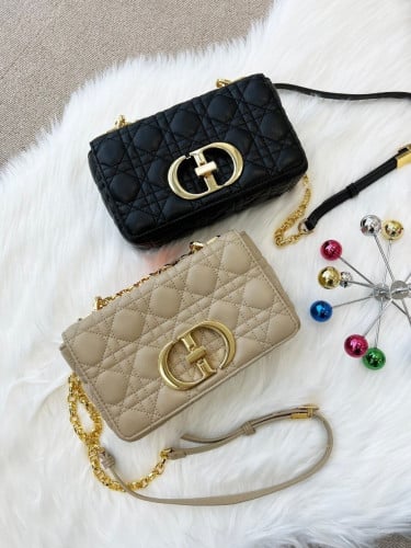 #Q #디올 카로백