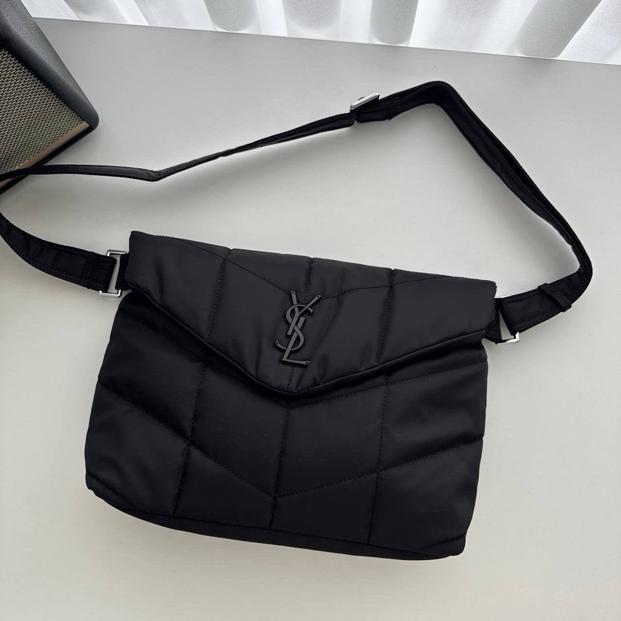 #A #입생로랑 루루 푸퍼백