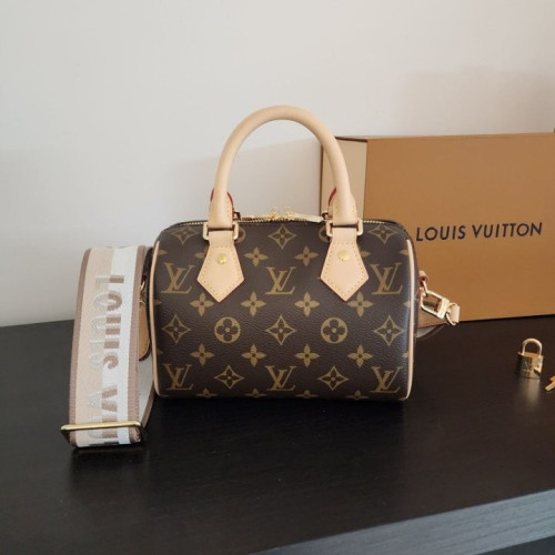 #RT #루이비통 반둘리에 20