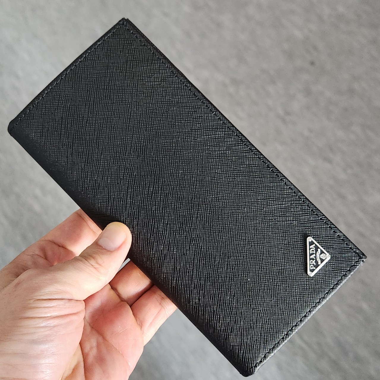 [377번] #프라다 블랙 사피아노 장지갑 