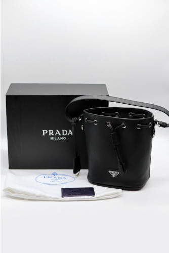 #PA #프라다 25시즌 삼각로고 버킷백