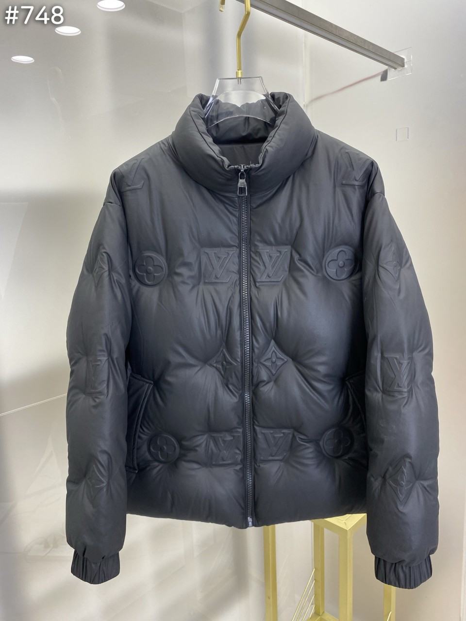 #루이비통 모노그램 레더 다운 패딩 자켓