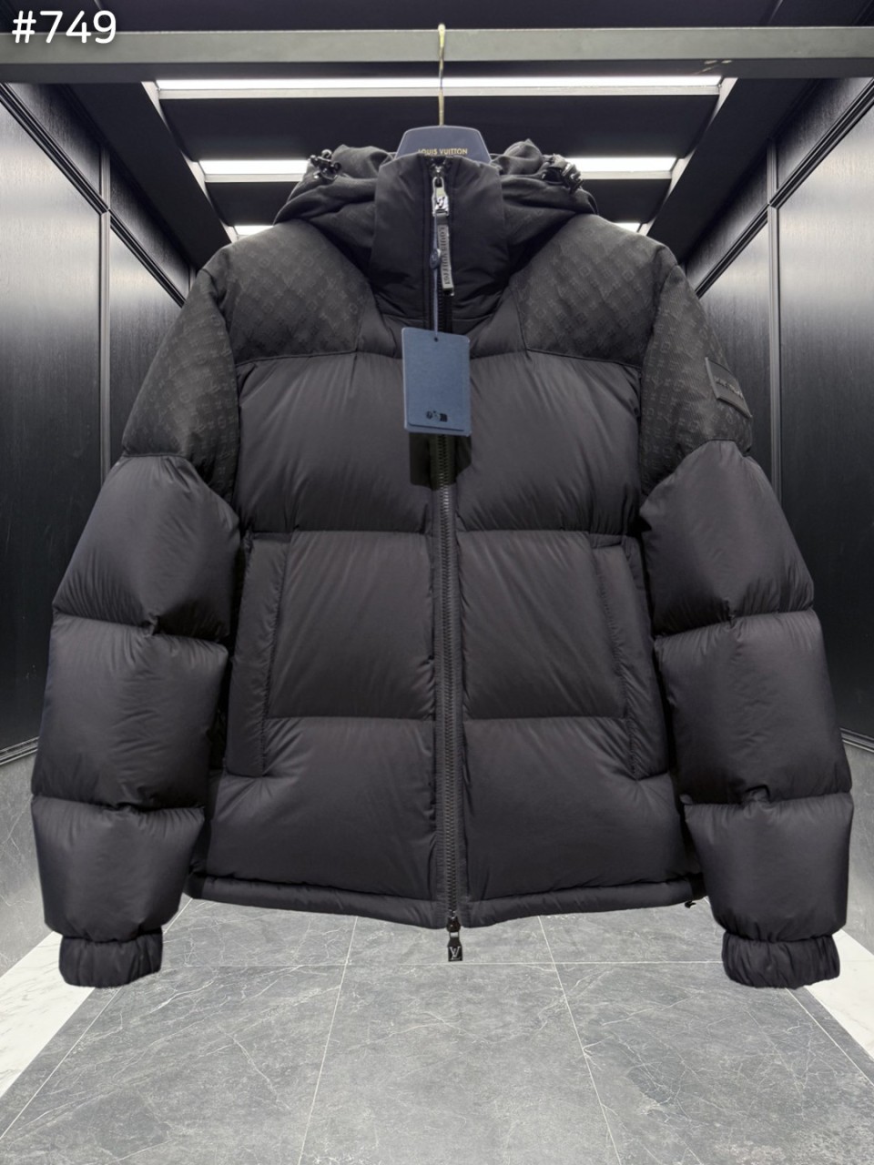 #루이비통 모노그램 에코다운 패딩 자켓