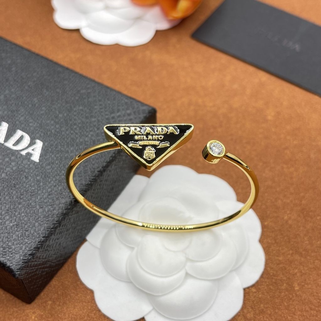 프라다 삼각찡 링 팔찌 골드